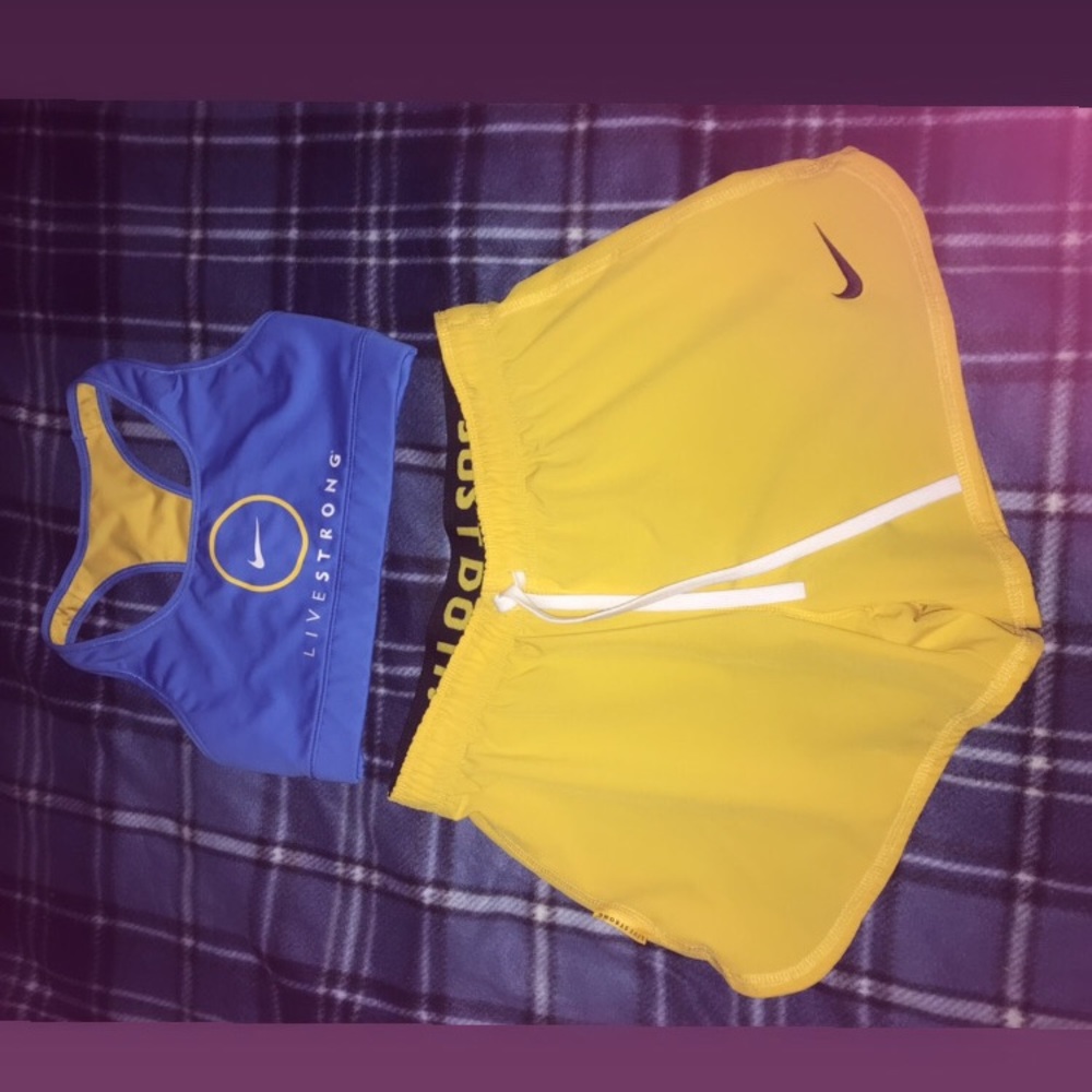 NWOT Live strong Nike set